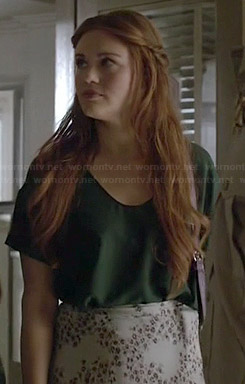 Lydia's green top and floral skater skirt on Teen Wolf