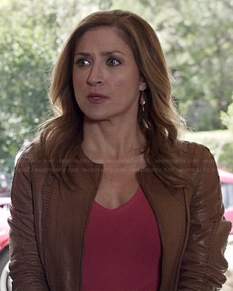 Maura’s tan stitch detail leather jacket on Rizzoli and Isles