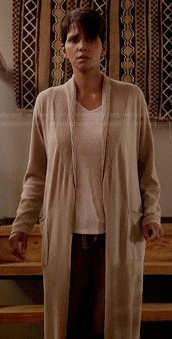 Molly’s long beige waffle trim robe on Extant