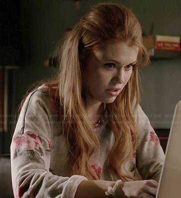 Lydia's grey floral sweater on Teen Wolf