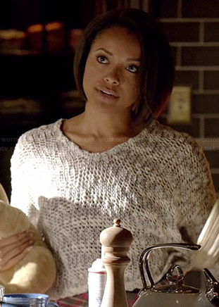 Bonnie's grey striped cropped sweater on The Vampire Diaries