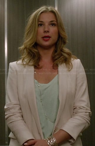 Emily's mint green top and white blazer on Revenge