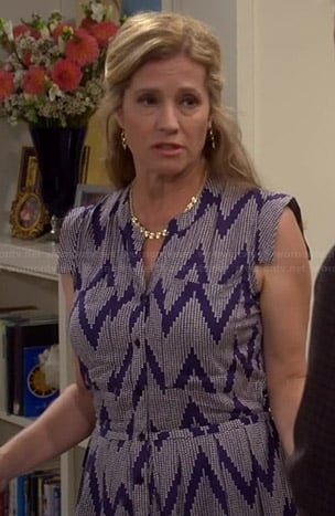 Vanessa's blue zig zag shirtdress on Last Man Standing