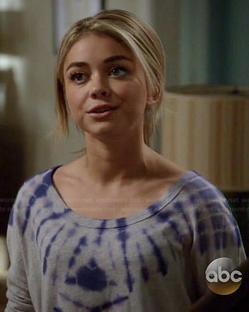 Haley’s grey and blue tie dyed top on Modern Family