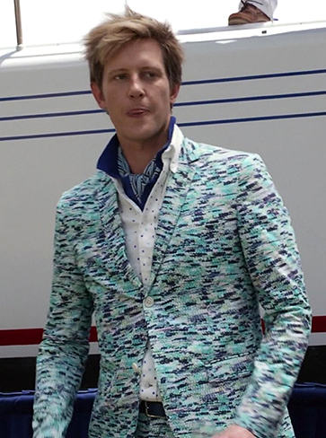 Nolan's turquoise blue tweed suit on Revenge