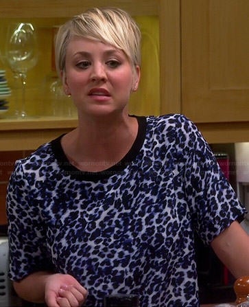 Penny’s blue leopard print tee on The Big Bang Theory