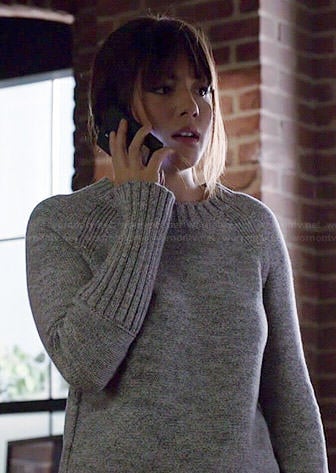 Skye's grey ribbed cuff sweater on Agents of SHIELD