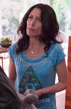 Abby’s blue Pink Floyd triangle graphic tee on Girlfriends Guide to Divorce