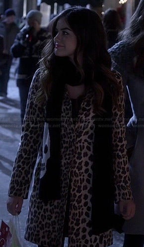 Aria's leopard coat and skull scarf on Pretty Little Liars