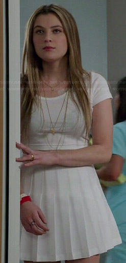 Kara's white pleated skirt and crop top on Red Band Society