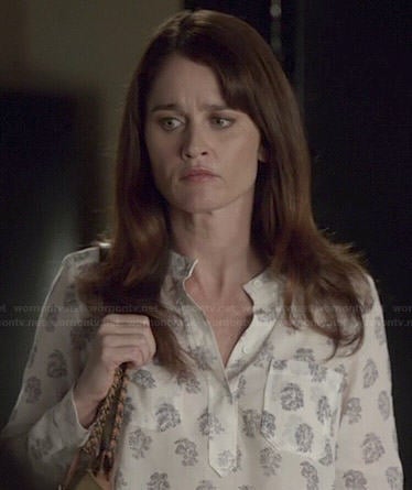 Lisbon's white all over print top on The Mentalist