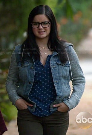 Alex’s blue printed top and denim jacket with grey sleeves on Modern Family