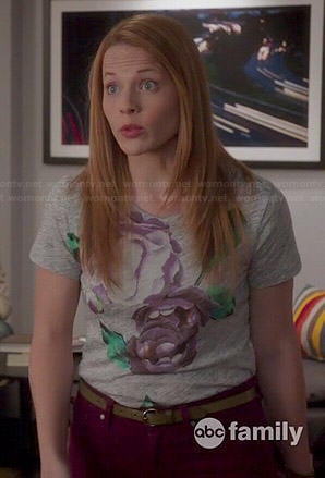 Daphne’s grey floral tee on Switched at Birth