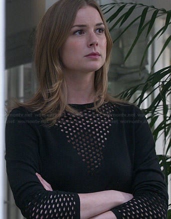 Emily’s black mesh triangle sweater on Revenge