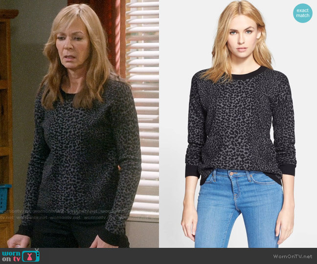 WornOnTV: Bonnie’s grey leopard print sweater on Mom | Allison Janney ...