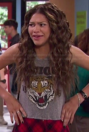 KC’s vicious tiger top on KC Undercover