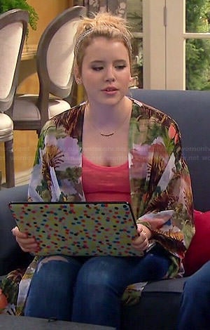 Lennox’s landscape print kimono jacket on Melissa and Joey