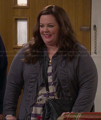 Molly's striped and floral top on Mike and Molly