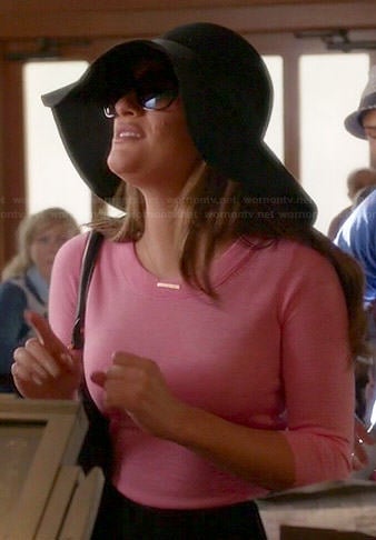 Rachel's pink sweater and black floppy hat on Glee