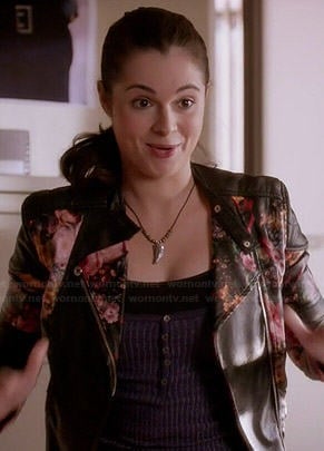 Bay’s blue ribbed henley top and floral leather jacket on Switched at Birth