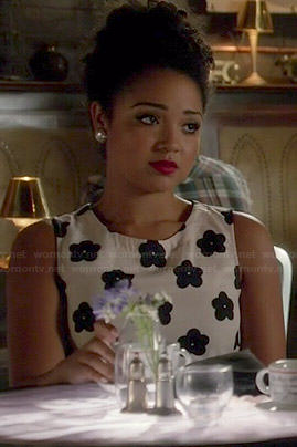 Beth’s flower print top on Chasing Life