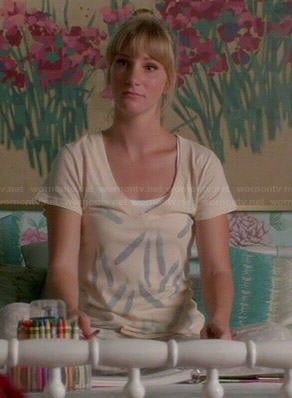 Brittany’s feather print tee on Glee