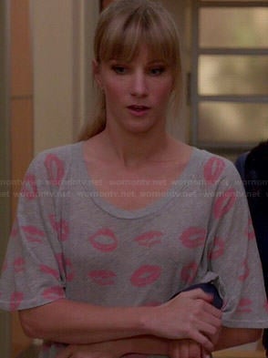 Brittany’s grey lips print t-shirt on Glee