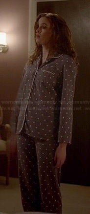 Caitlin’s grey polka dot pajamas on The Flash