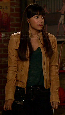 Cece’s green v-neck tee and leather jacket on New Girl