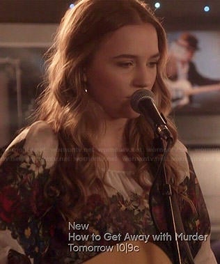 Maddie’s floral peasant blouse on Nashville