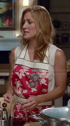Maura's pink floral apron on Rizzoli and Isles