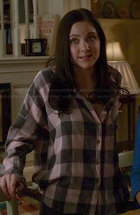 Brenna's pink checked shirt on Chasing Life