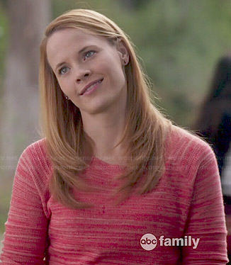 Daphne’s coral marled sweater on Switched at Birth