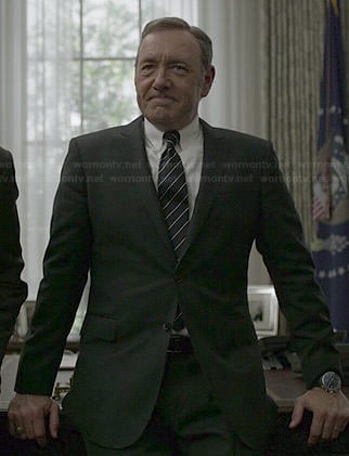 Francis's black suit and diagonal striped tie on House of Cards