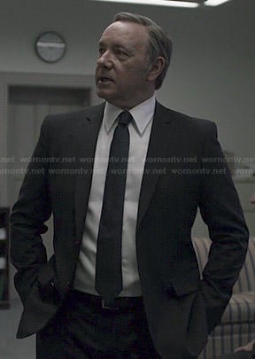 Francis's black suit and solid black tie on House of Cards