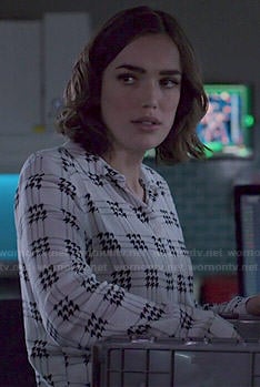 Jemma's black and white houndstooth print shirt on Agents of SHIELD