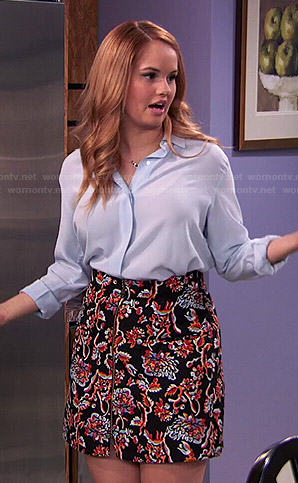 Jessie's floral zip front skirt and blue shirt on Jessie