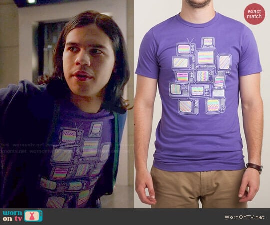 Threadless Interference Tee worn by Cisco Ramon (Carlos Valdes) on The Flash