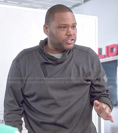 Andre's grey buckled neck sweatshirt on Black-ish