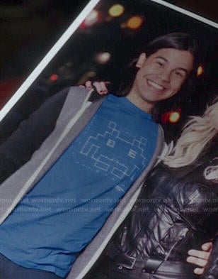 Cisco’s blue space invader tee on The Flash