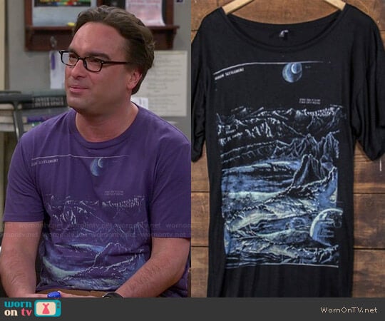 Heavy Rotation Moon Landing Tee worn by Leonard Hofstadter (Johnny Galecki) on The Big Bang Theory