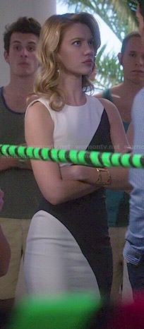 Petra’s black and white colorblock dress on Jane the Virgin