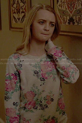 Taylor's floral sweater on Finding Carter