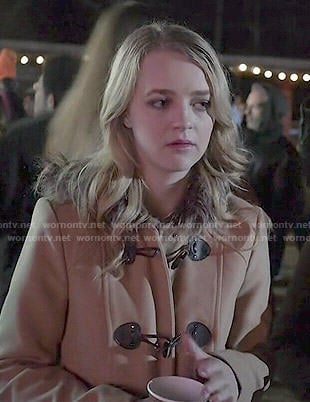 Taylor's fur-trimmed toggle coat on Finding Carter