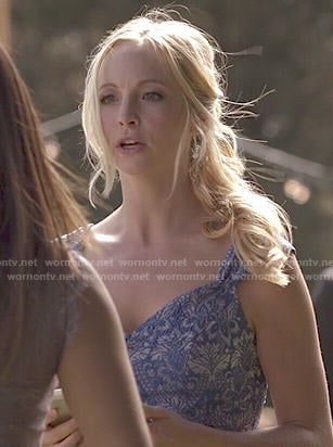 Caroline’s blue floral print dress on The Vampire Diaries