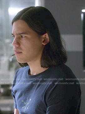 Cisco's molecule t-shirt on The Flash