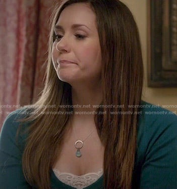 Elena’s circle necklace on The Vampire Diaries