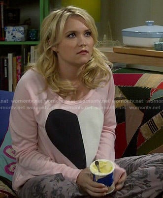 Gabi's pink sweatshirt with black and white heart on Young and Hungry