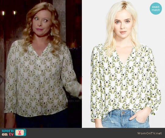 Hinge Henley Top in White Snow Pineapple Floral worn by Kelly on The Young and the Restless