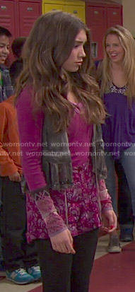 Riley's pink embroidered cuff top and floral shorts on Girl Meets World
